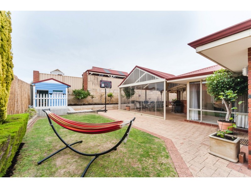 1 Henrietta Court, Coogee WA 6166