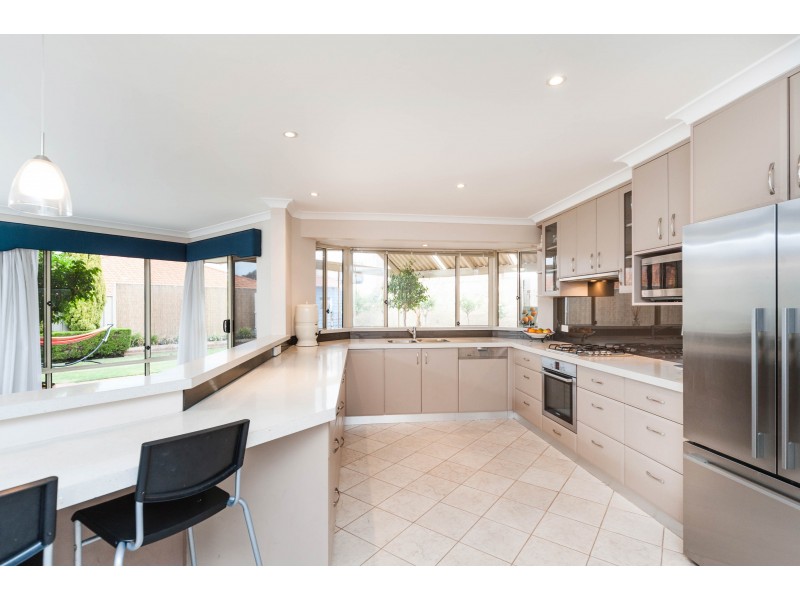 1 Henrietta Court, Coogee WA 6166