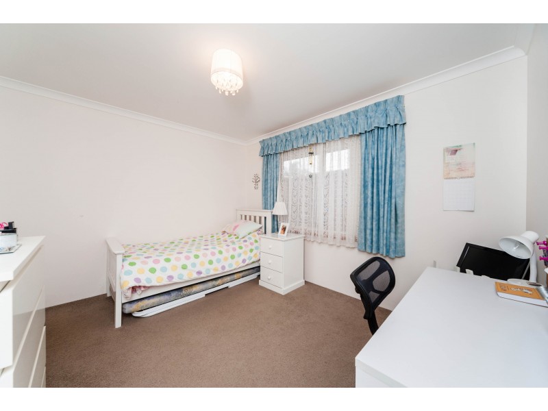 1 Henrietta Court, Coogee WA 6166