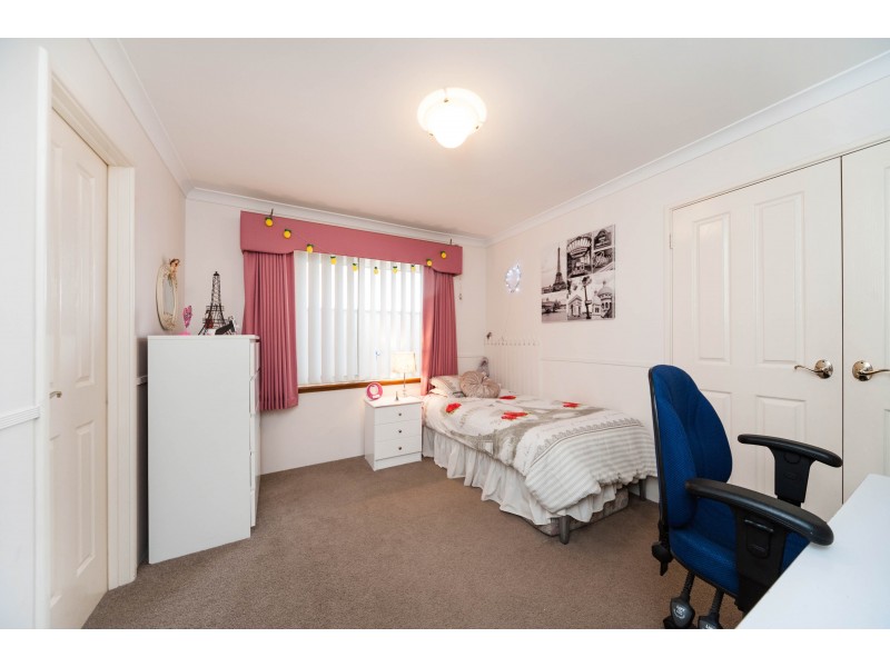 1 Henrietta Court, Coogee WA 6166