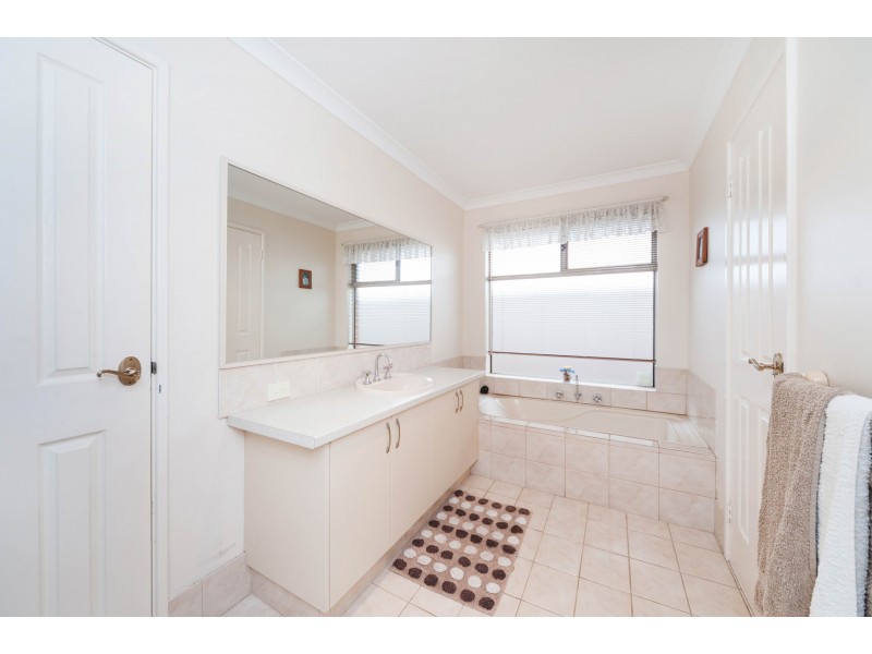 1 Henrietta Court, Coogee WA 6166