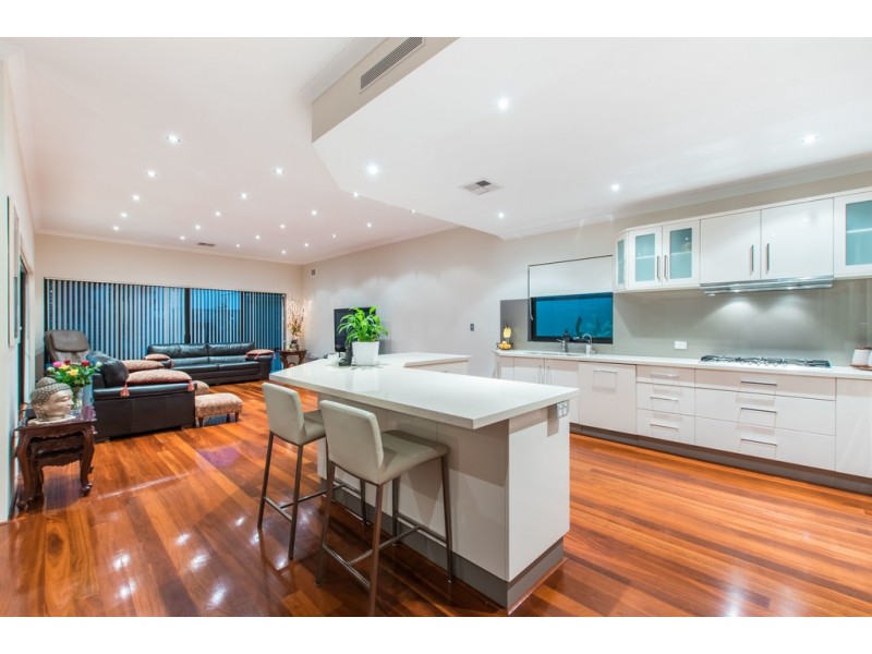 11 Heirisson Way, North Coogee WA 6163