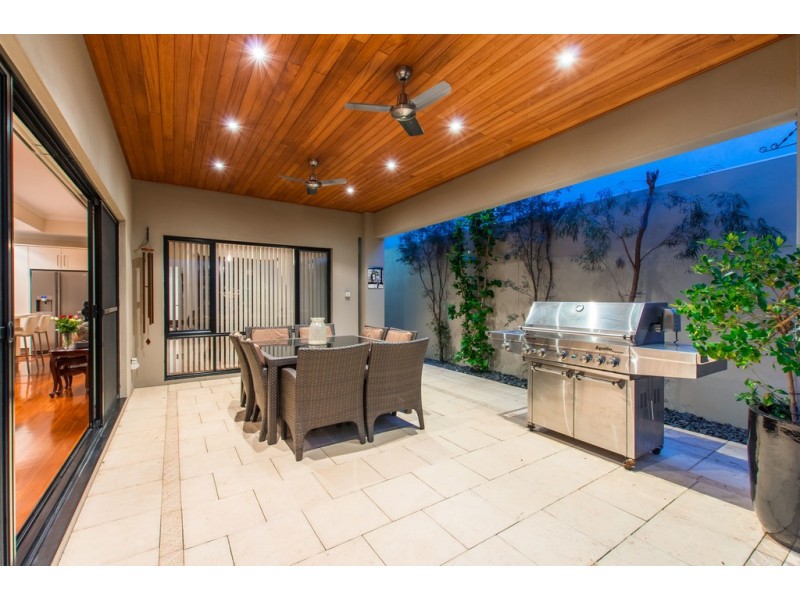 11 Heirisson Way, North Coogee WA 6163