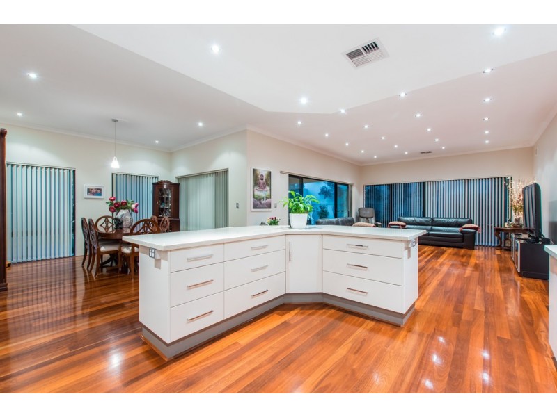 11 Heirisson Way, North Coogee WA 6163