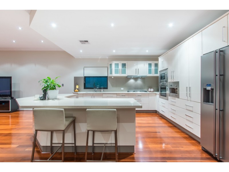 11 Heirisson Way, North Coogee WA 6163