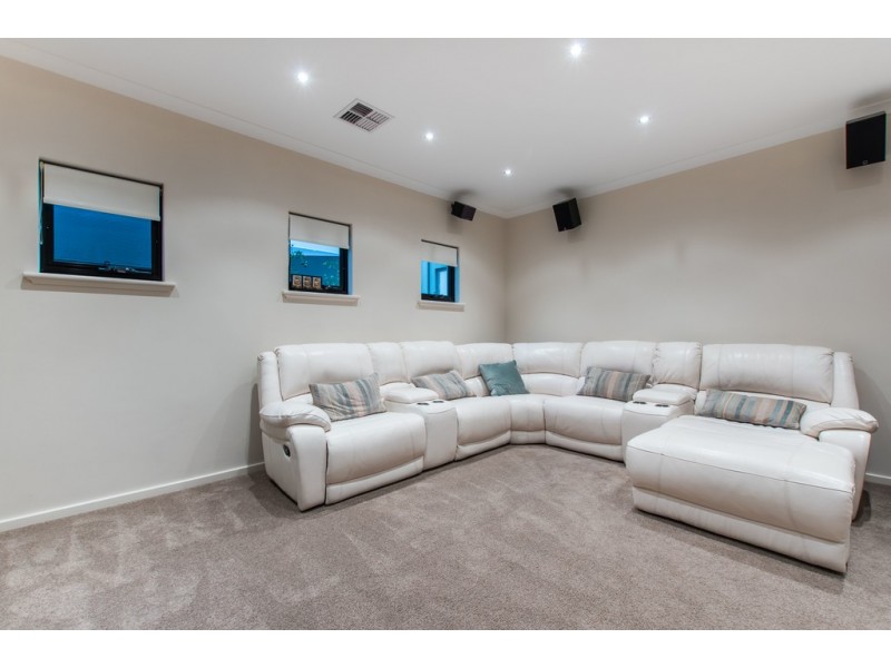 11 Heirisson Way, North Coogee WA 6163