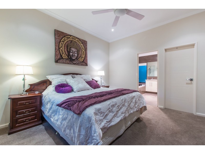 11 Heirisson Way, North Coogee WA 6163