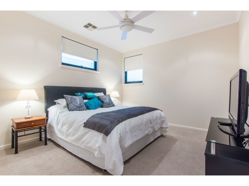 11 Heirisson Way, North Coogee WA 6163