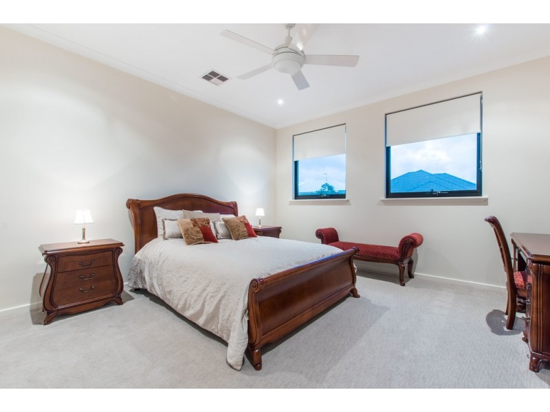 11 Heirisson Way, North Coogee WA 6163