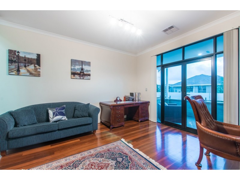 11 Heirisson Way, North Coogee WA 6163