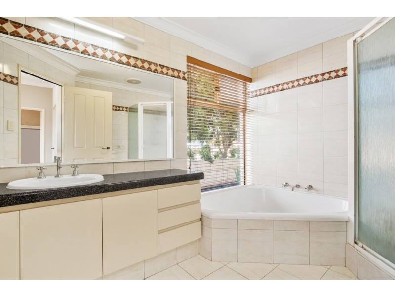 21 Careening Way, Coogee WA 6166