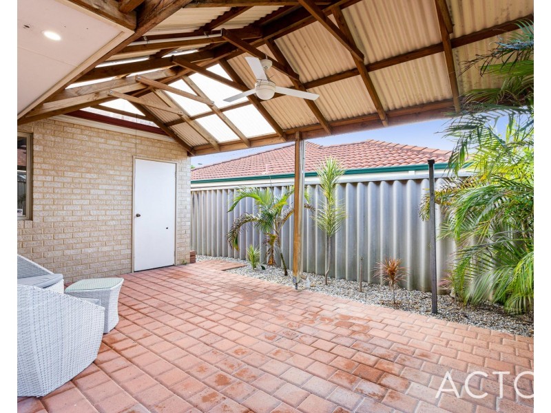 8B Sumich Gardens, Coogee WA 6166