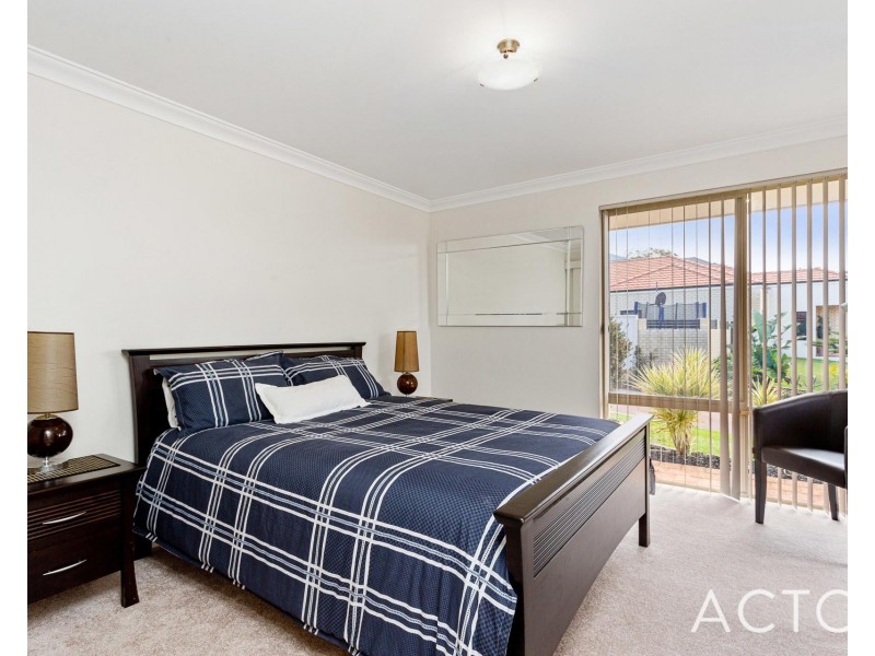 8B Sumich Gardens, Coogee WA 6166
