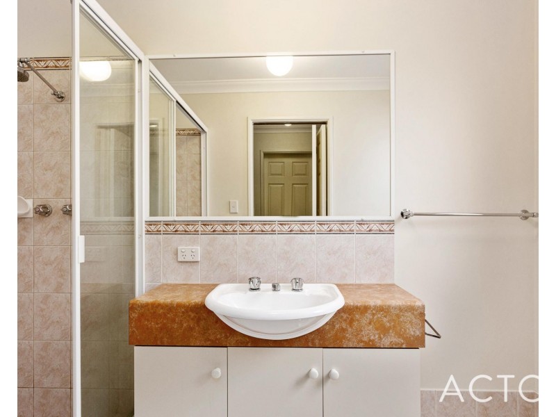 8B Sumich Gardens, Coogee WA 6166