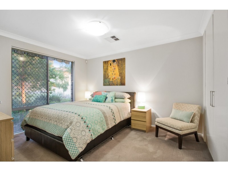 10 Shelley Way, Munster WA 6166