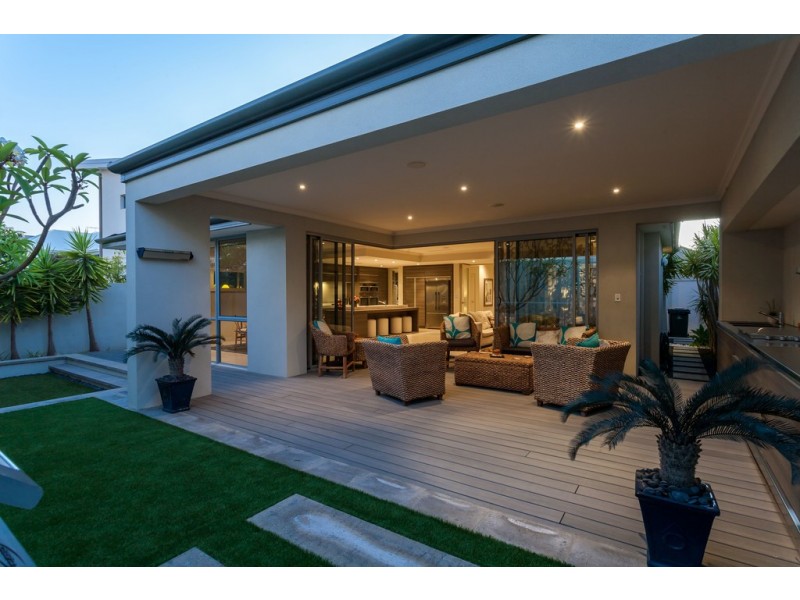 20 Orsino Boulevard, North Coogee WA 6163