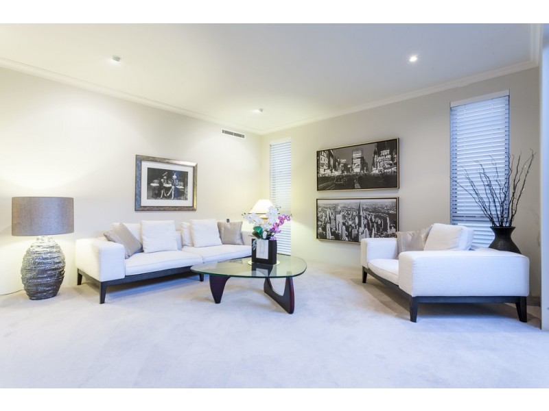 20 Orsino Boulevard, North Coogee WA 6163