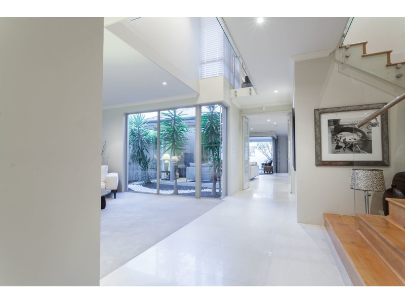 20 Orsino Boulevard, North Coogee WA 6163