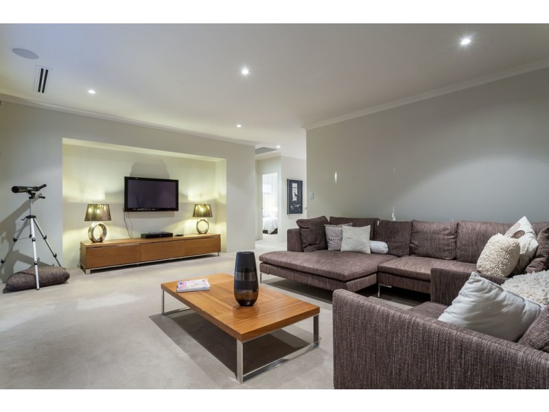 20 Orsino Boulevard, North Coogee WA 6163