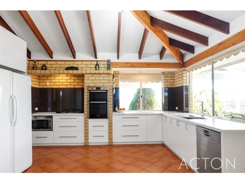 11 Viewcrest Rise, Coogee WA 6166