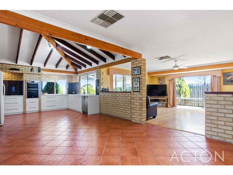 11 Viewcrest Rise, Coogee WA 6166