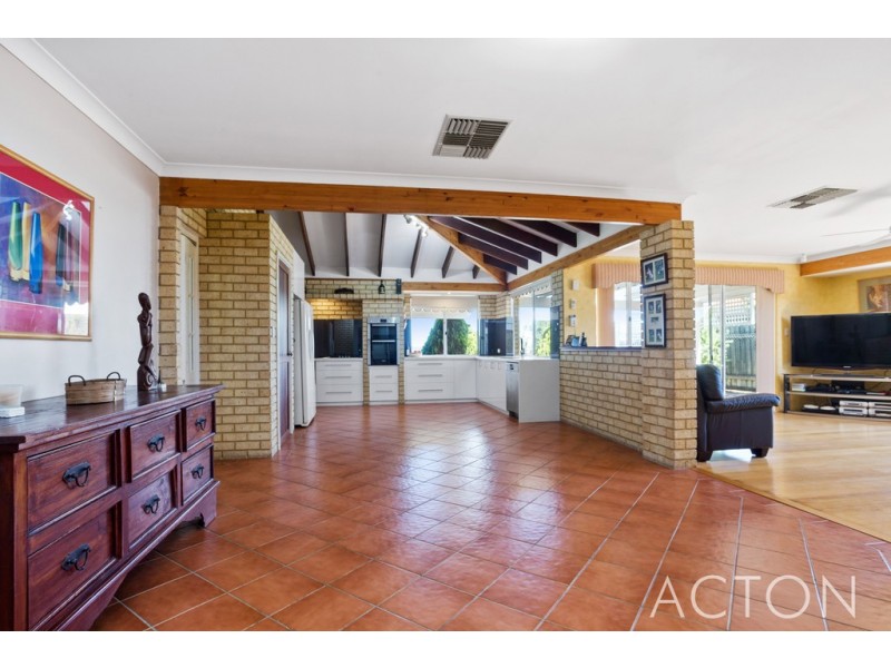 11 Viewcrest Rise, Coogee WA 6166