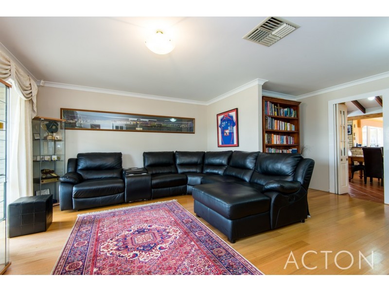 11 Viewcrest Rise, Coogee WA 6166