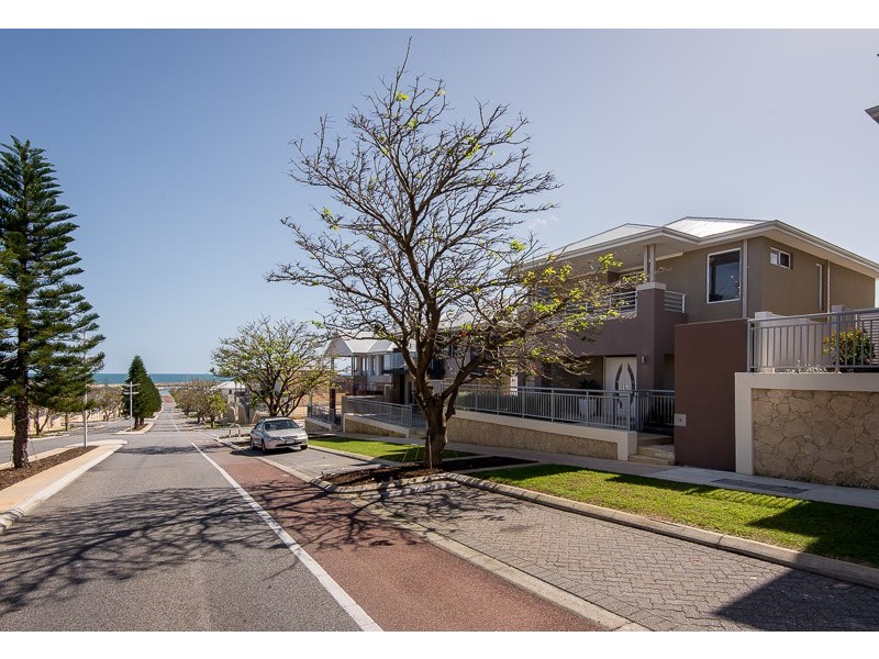 18 Pantheon Avenue, North Coogee WA 6163