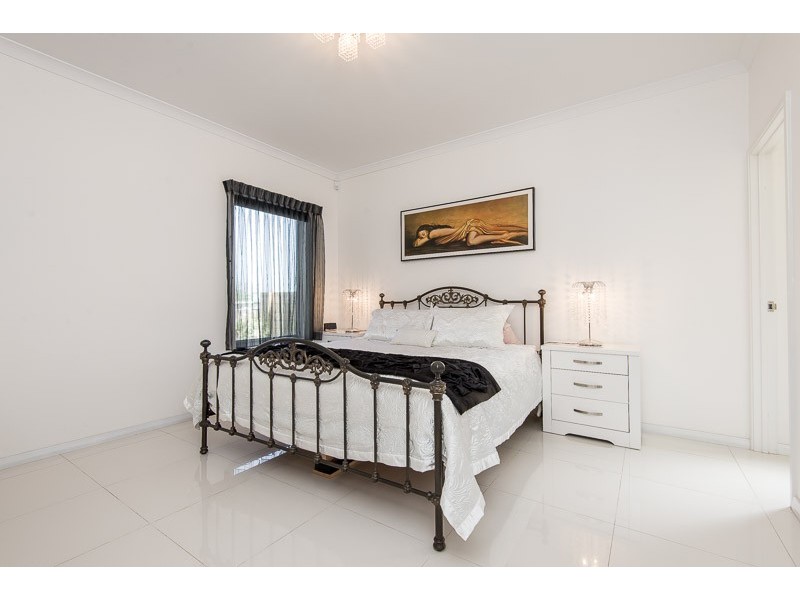 18 Pantheon Avenue, North Coogee WA 6163