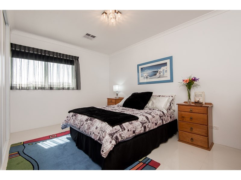 18 Pantheon Avenue, North Coogee WA 6163