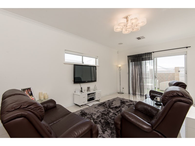 18 Pantheon Avenue, North Coogee WA 6163