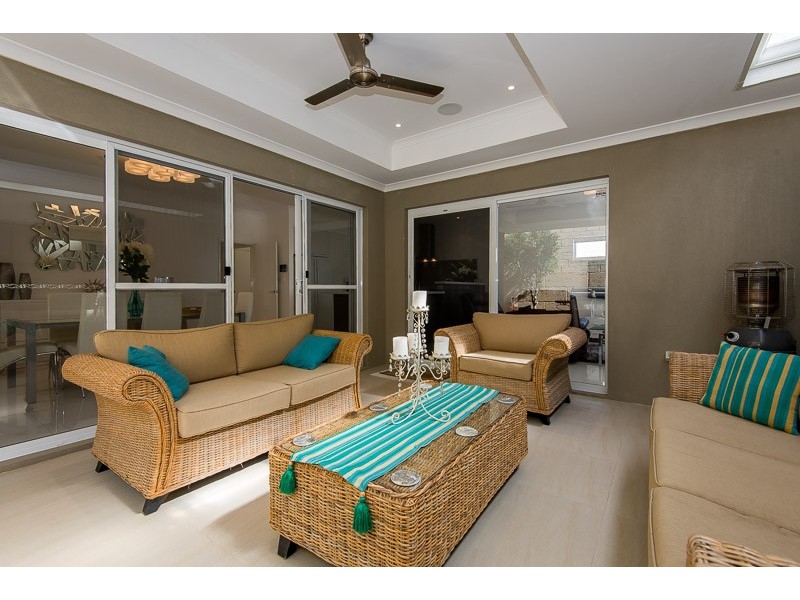 18 Pantheon Avenue, North Coogee WA 6163