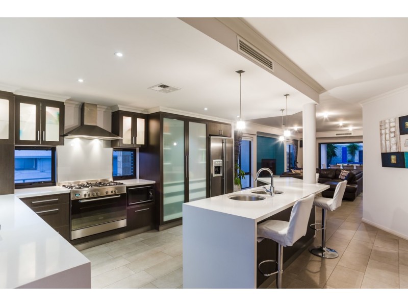 2 Orsino Boulevard, North Coogee WA 6163