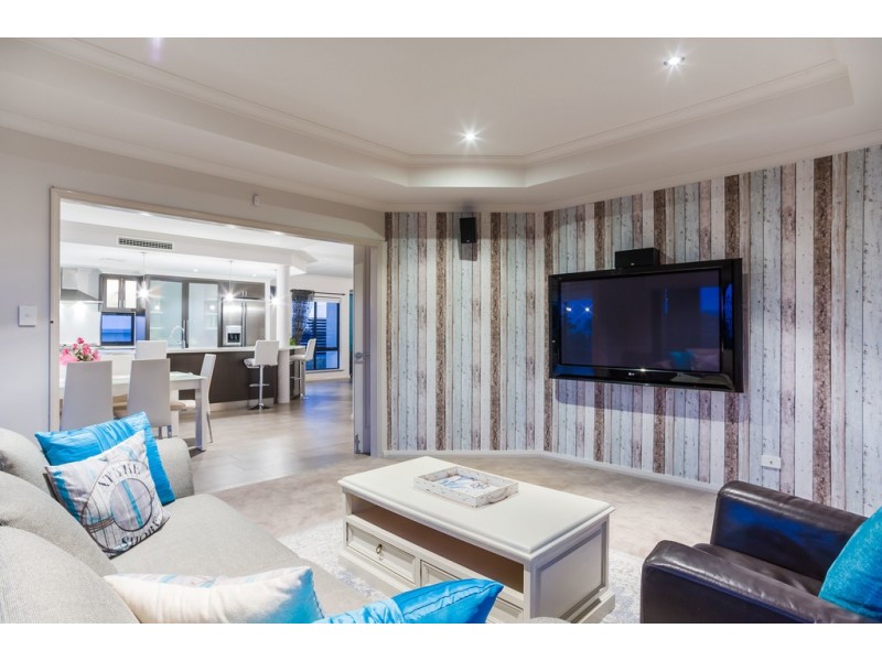 2 Orsino Boulevard, North Coogee WA 6163