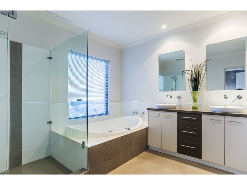 2 Orsino Boulevard, North Coogee WA 6163