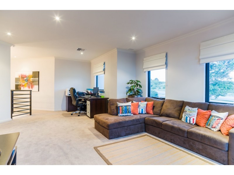 2 Orsino Boulevard, North Coogee WA 6163