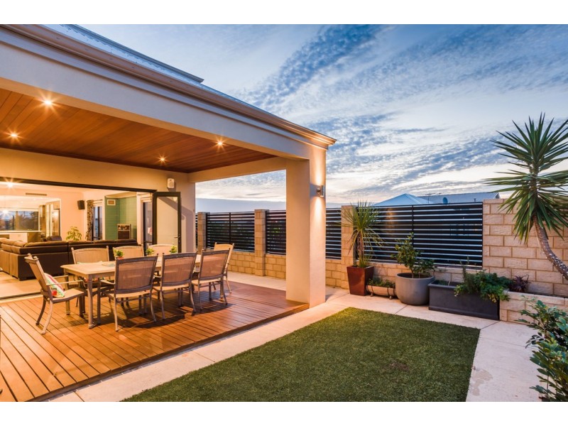 2 Orsino Boulevard, North Coogee WA 6163