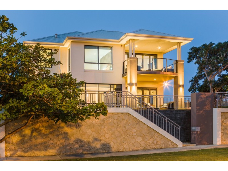 2 Orsino Boulevard, North Coogee WA 6163