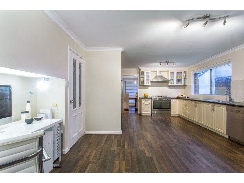 6 Challenger Rise, Coogee WA 6166