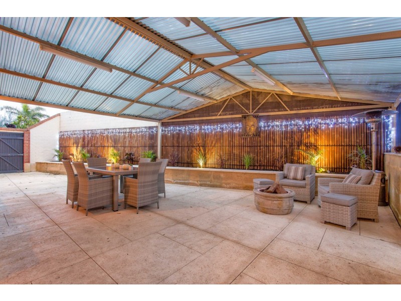 6 Challenger Rise, Coogee WA 6166