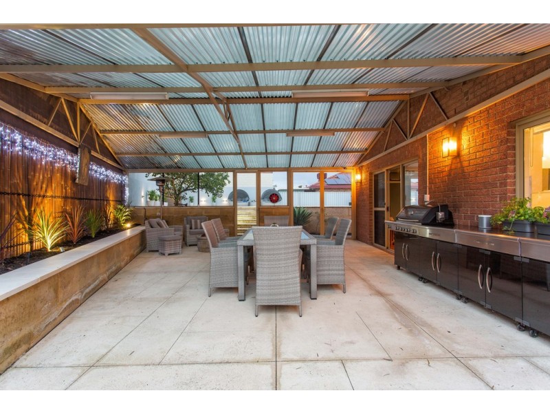 6 Challenger Rise, Coogee WA 6166