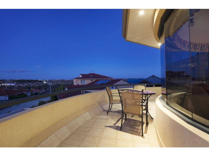 20 Longreach Parade, Coogee WA 6166