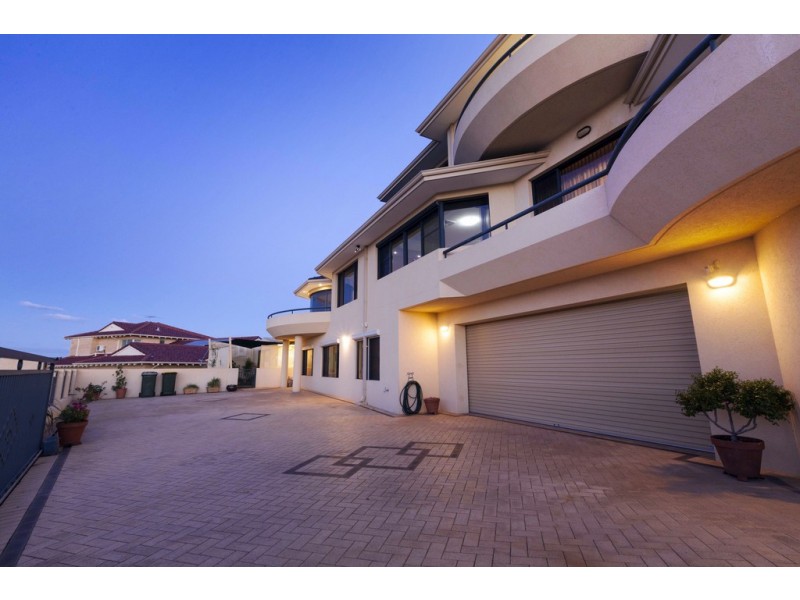 20 Longreach Parade, Coogee WA 6166