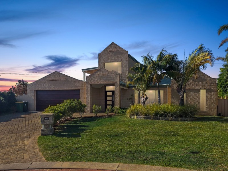 5 The Cove, Coogee WA 6166