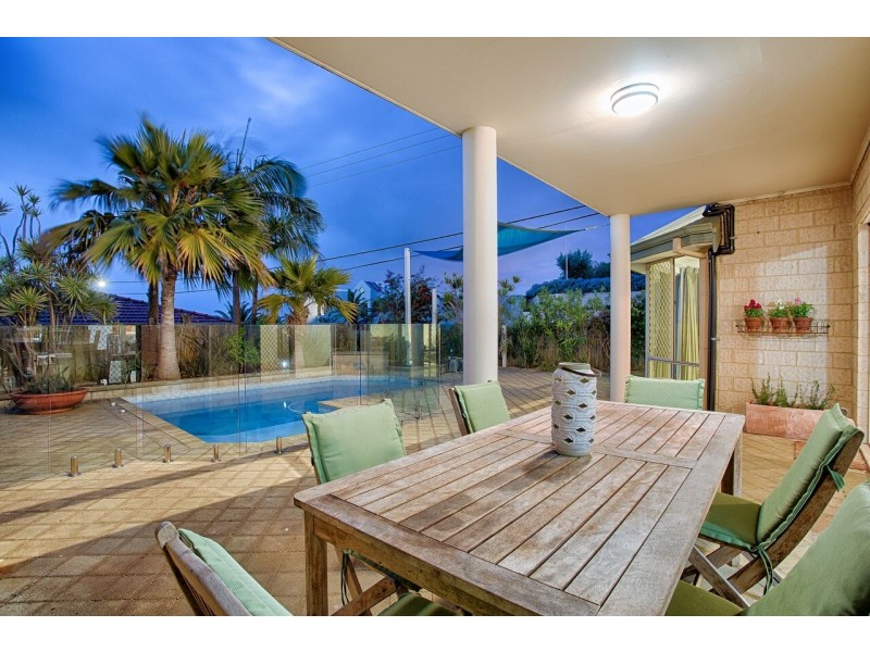 5 The Cove, Coogee WA 6166