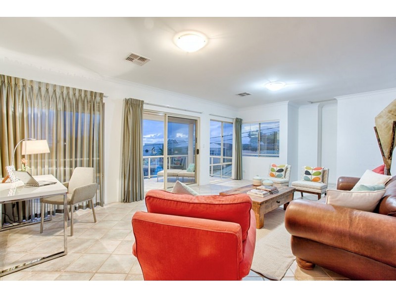 5 The Cove, Coogee WA 6166