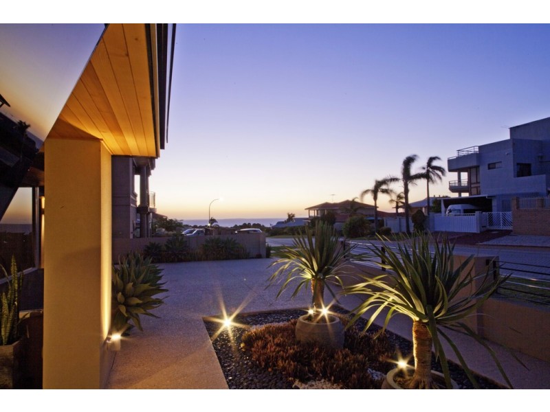 62 Castellon Crescent, Coogee WA 6166