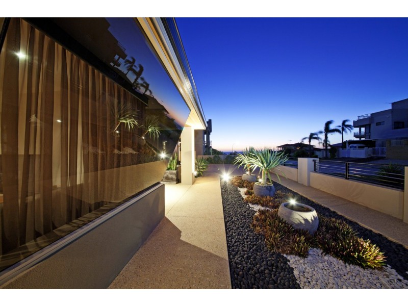 62 Castellon Crescent, Coogee WA 6166