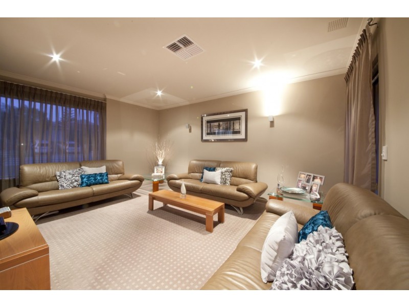 62 Castellon Crescent, Coogee WA 6166