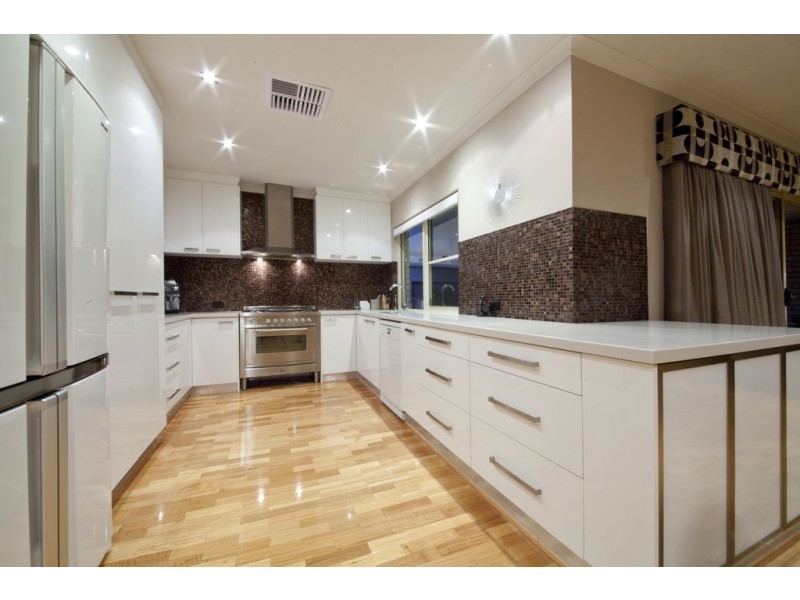 62 Castellon Crescent, Coogee WA 6166